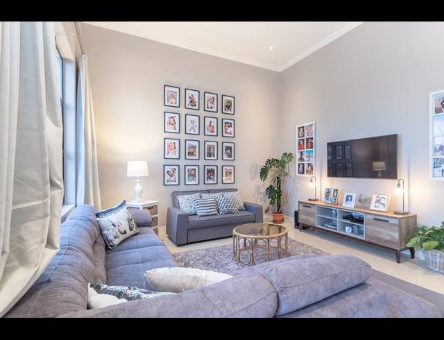 4 BEDROOM FREEHOLD FOR SALE IN PARKLANDS NORTH